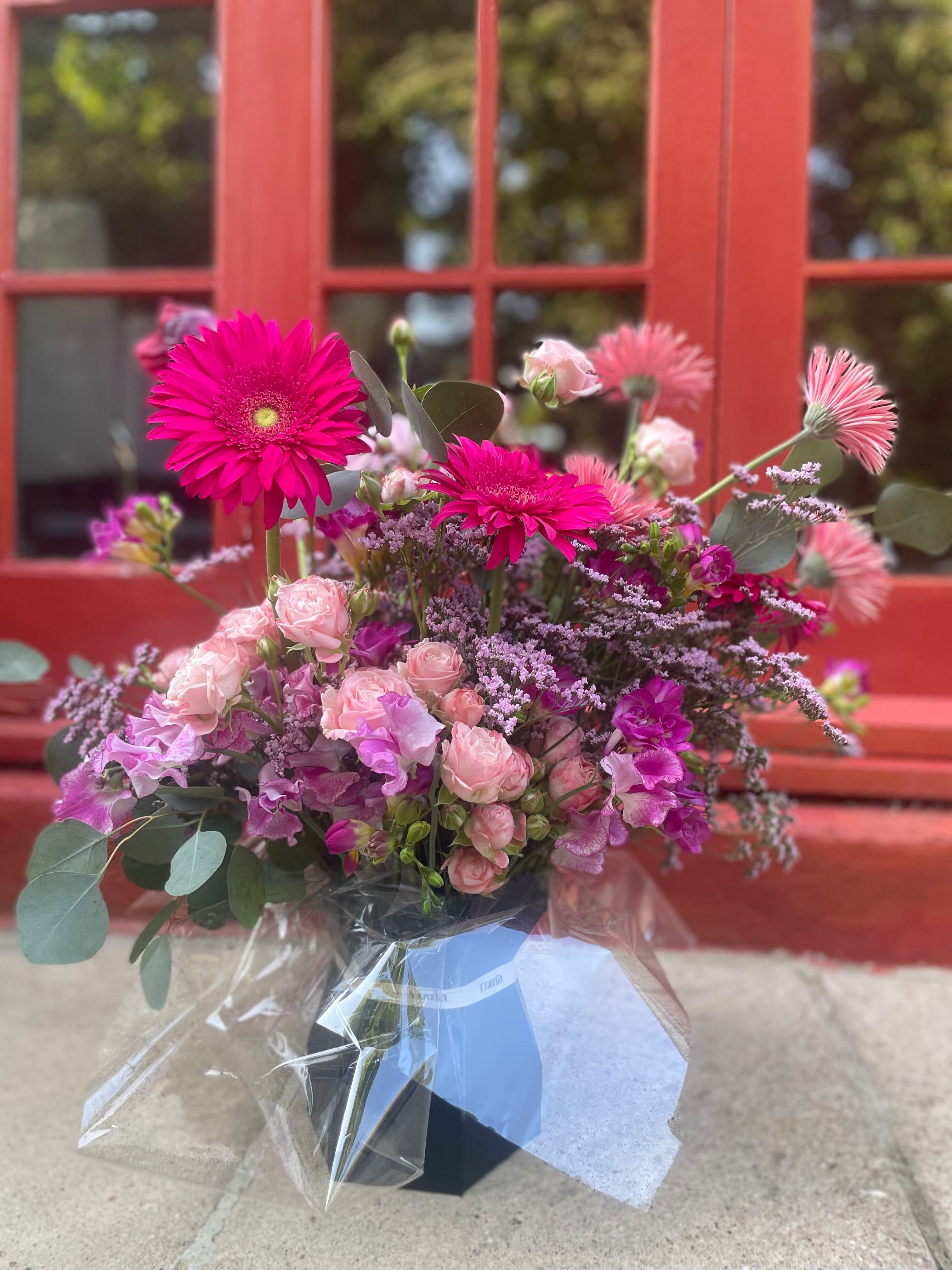 CRIS Cancer Foundation Grand Bouquet